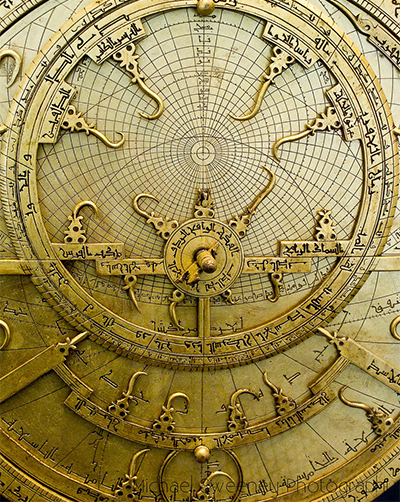 astrolabio persiano per determinare il calendario iraniano