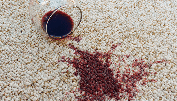 eliminare macchie di vino dal tappeto